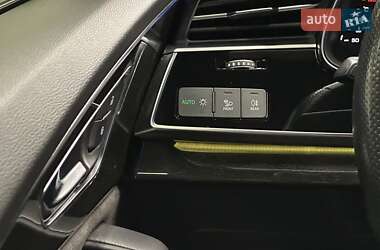 Внедорожник / Кроссовер Audi Q8 2020 в 