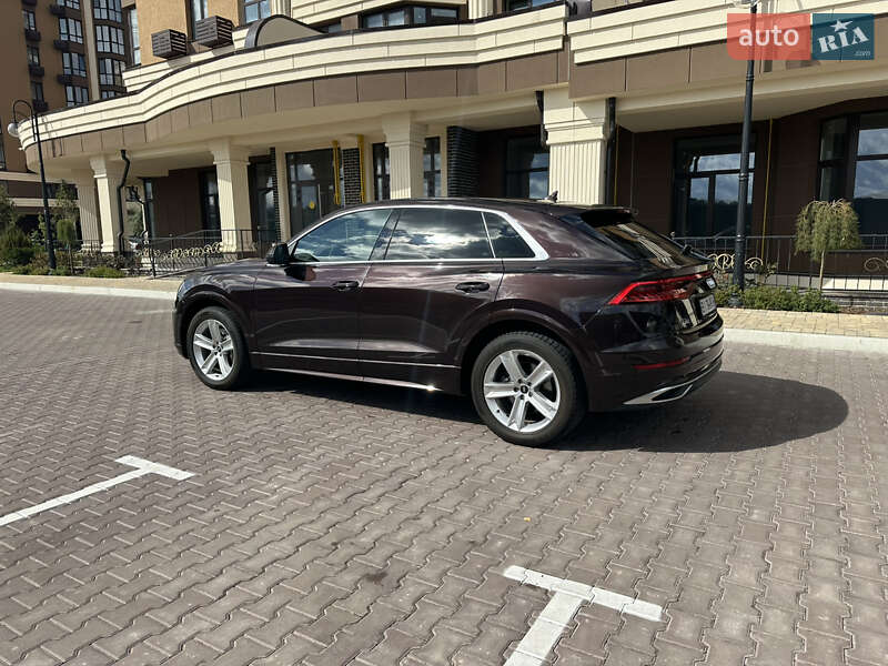 Внедорожник / Кроссовер Audi Q8 2021 в Киеве