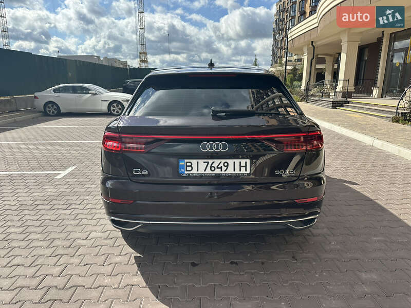 Внедорожник / Кроссовер Audi Q8 2021 в Киеве