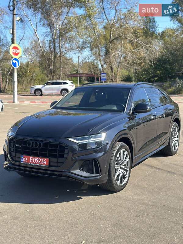 Внедорожник / Кроссовер Audi Q8 2018 в Киеве
