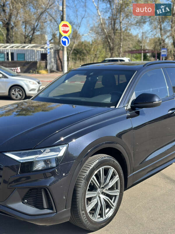 Внедорожник / Кроссовер Audi Q8 2018 в Киеве