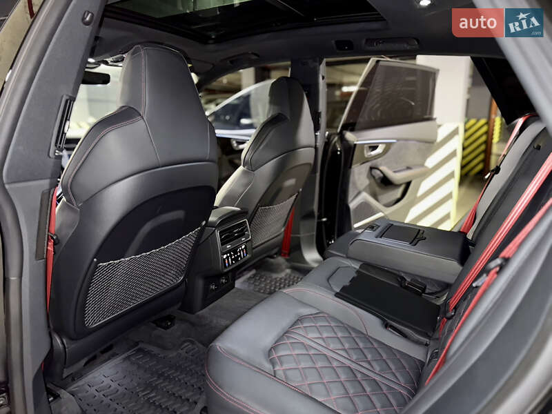 Внедорожник / Кроссовер Audi Q8 2024 в Киеве