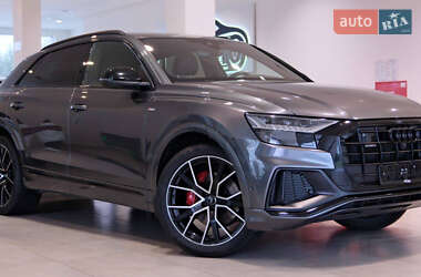 Внедорожник / Кроссовер Audi Q8 2020 в 