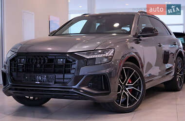 Внедорожник / Кроссовер Audi Q8 2020 в 