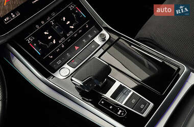Внедорожник / Кроссовер Audi Q8 2020 в 