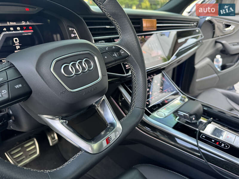 Внедорожник / Кроссовер Audi Q8 2019 в Киеве
