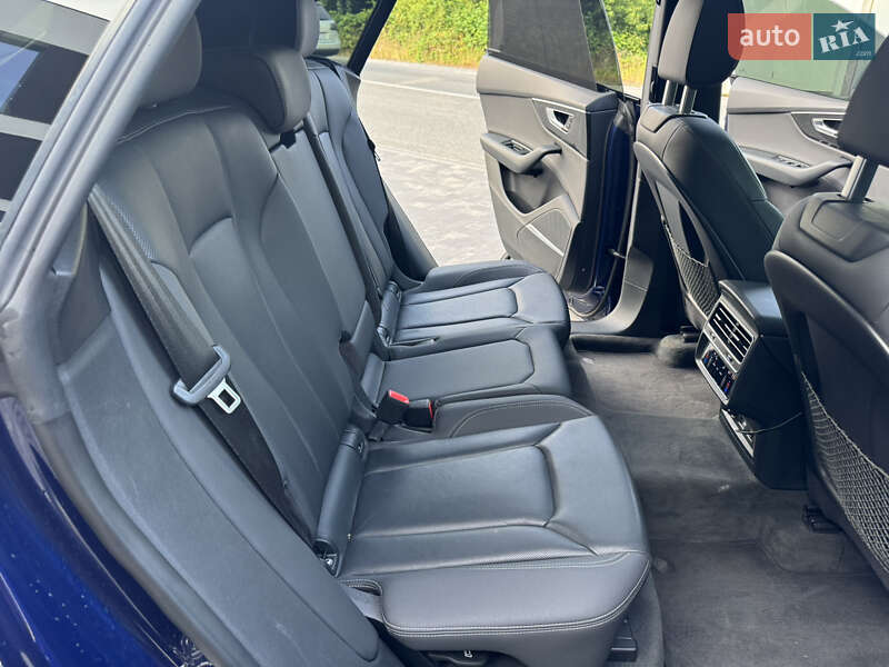 Внедорожник / Кроссовер Audi Q8 2019 в Киеве