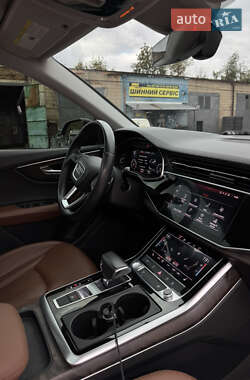 Внедорожник / Кроссовер Audi Q8 2018 в 