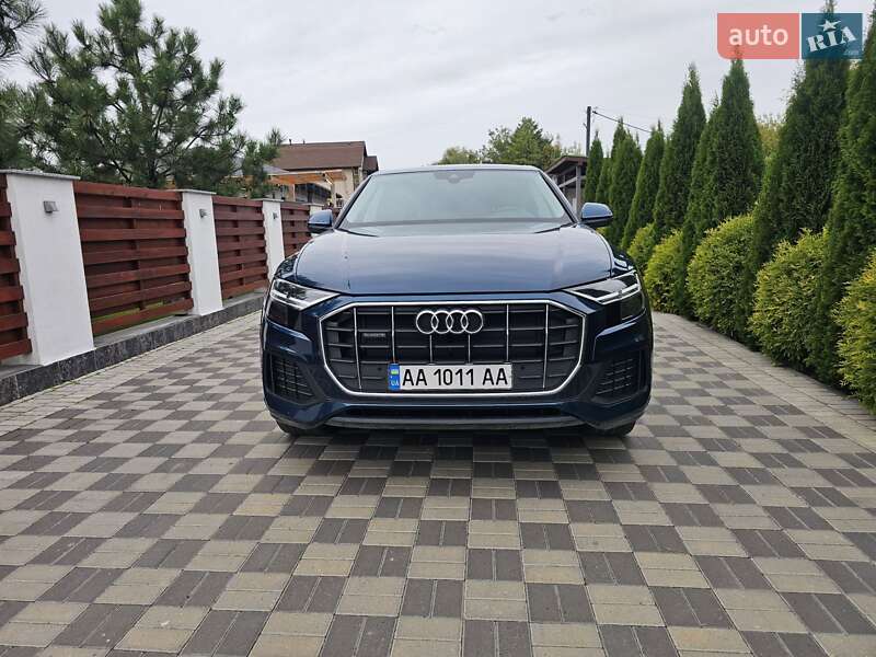 Внедорожник / Кроссовер Audi Q8 2021 в Киеве