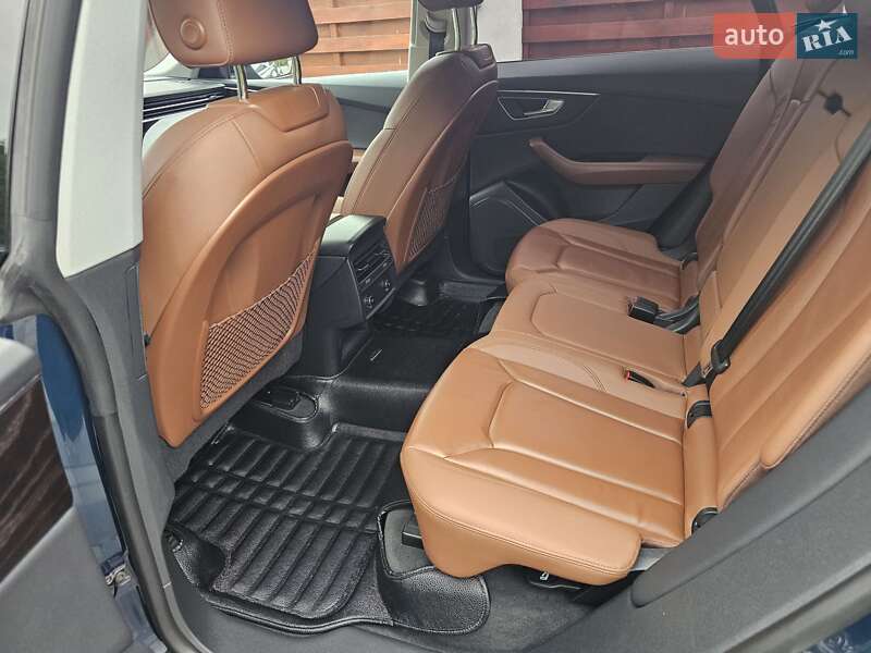 Внедорожник / Кроссовер Audi Q8 2021 в Киеве