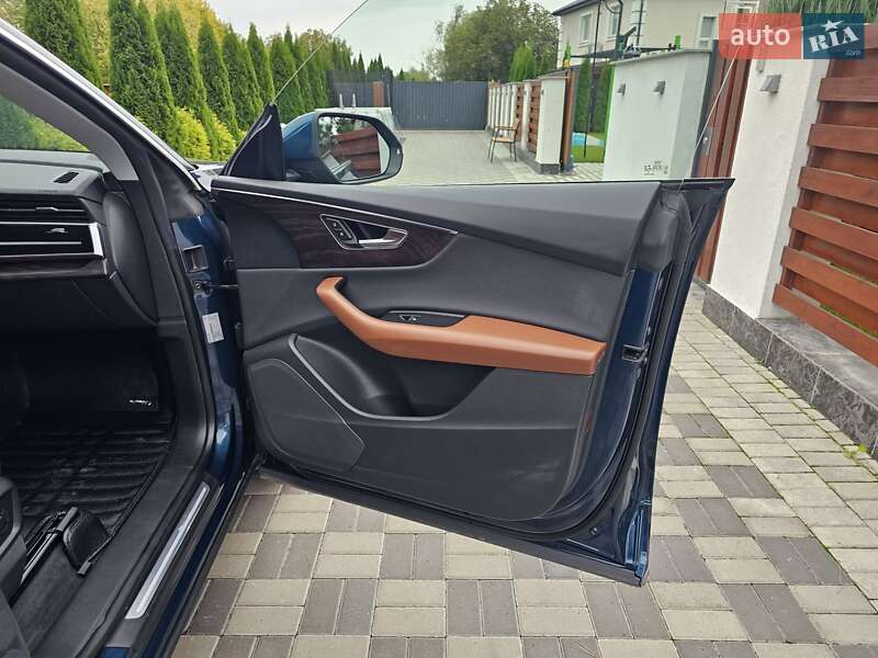 Внедорожник / Кроссовер Audi Q8 2021 в Киеве
