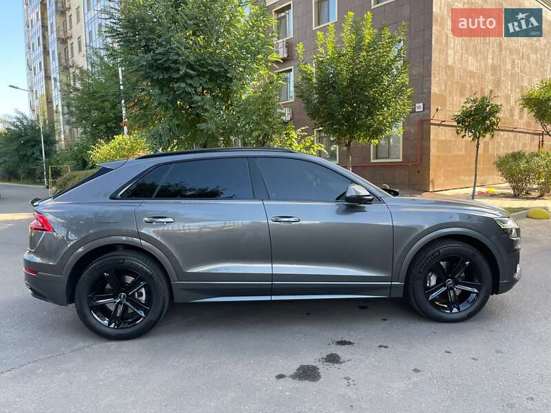 Внедорожник / Кроссовер Audi Q8 2023 в Одессе