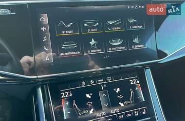 Внедорожник / Кроссовер Audi Q8 2023 в 
