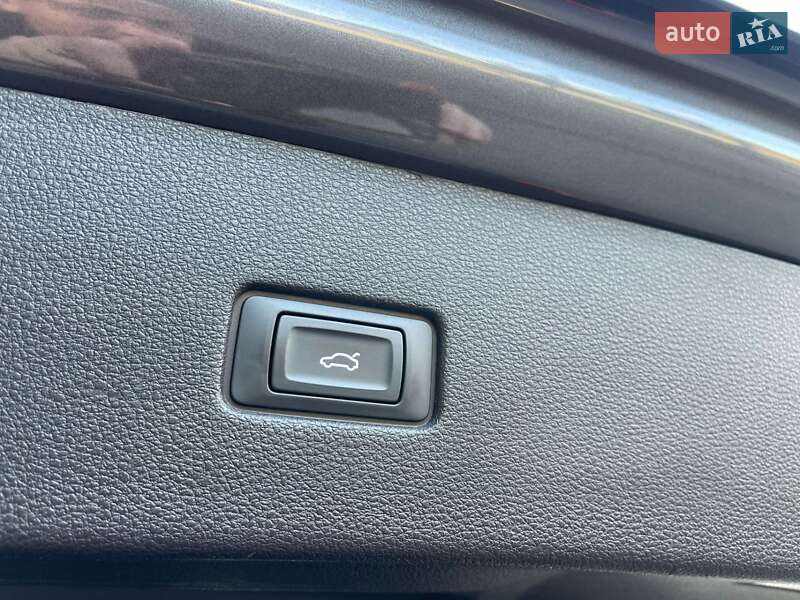 Внедорожник / Кроссовер Audi Q8 2023 в Одессе