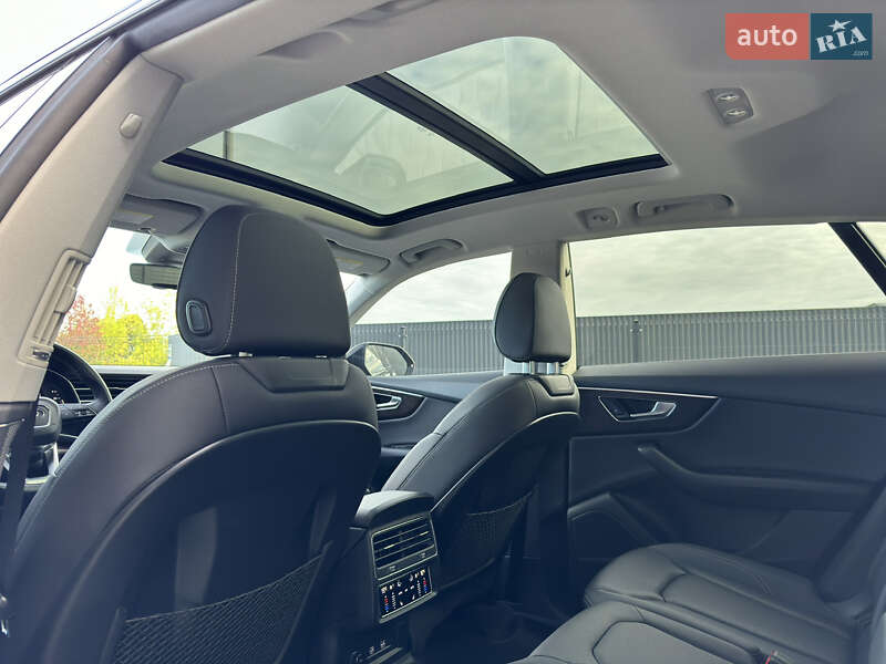 Внедорожник / Кроссовер Audi Q8 2019 в Ивано-Франковске