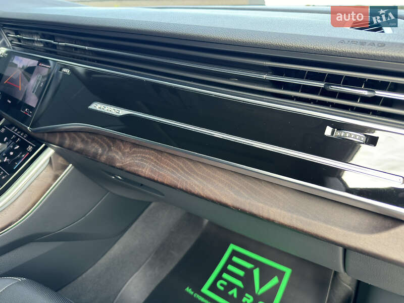 Внедорожник / Кроссовер Audi Q8 2019 в Ивано-Франковске
