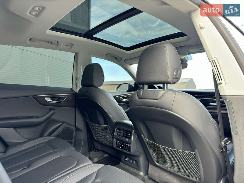 Внедорожник / Кроссовер Audi Q8 2019 в Ивано-Франковске