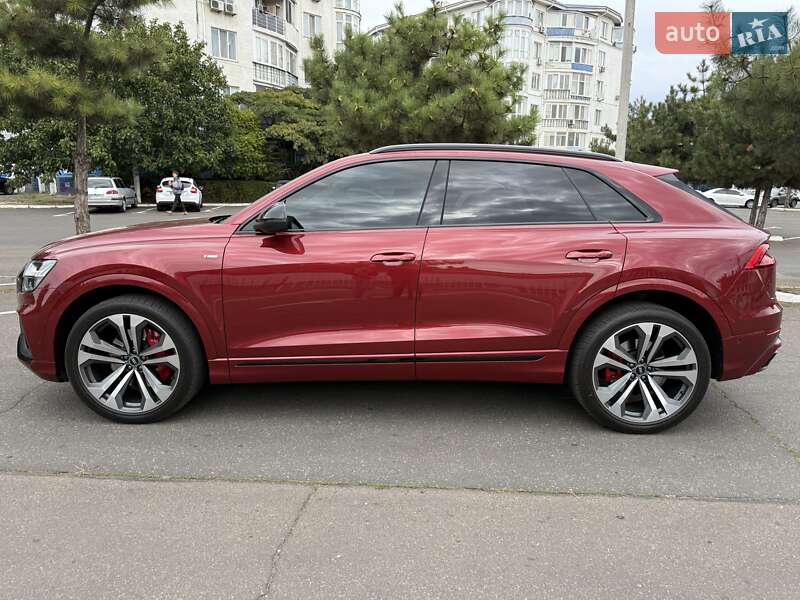 Внедорожник / Кроссовер Audi Q8 2021 в Одессе