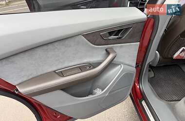 Внедорожник / Кроссовер Audi Q8 2021 в 