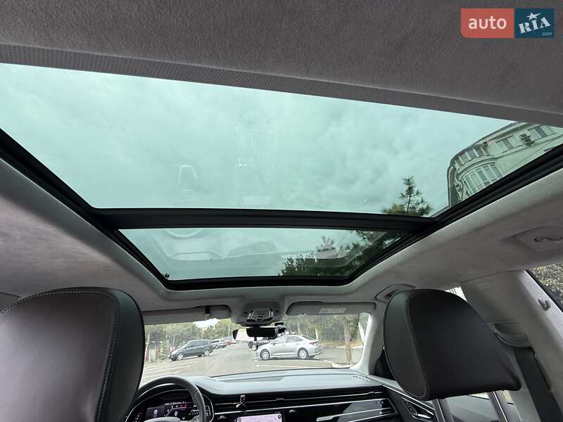 Внедорожник / Кроссовер Audi Q8 2021 в Одессе