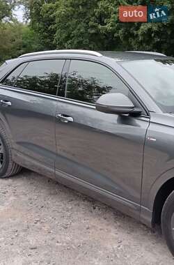 Внедорожник / Кроссовер Audi Q8 2018 в 