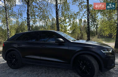 Внедорожник / Кроссовер Audi Q8 2022 в 