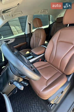 Внедорожник / Кроссовер Audi Q8 2022 в 