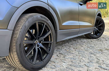 Внедорожник / Кроссовер Audi Q8 2022 в 