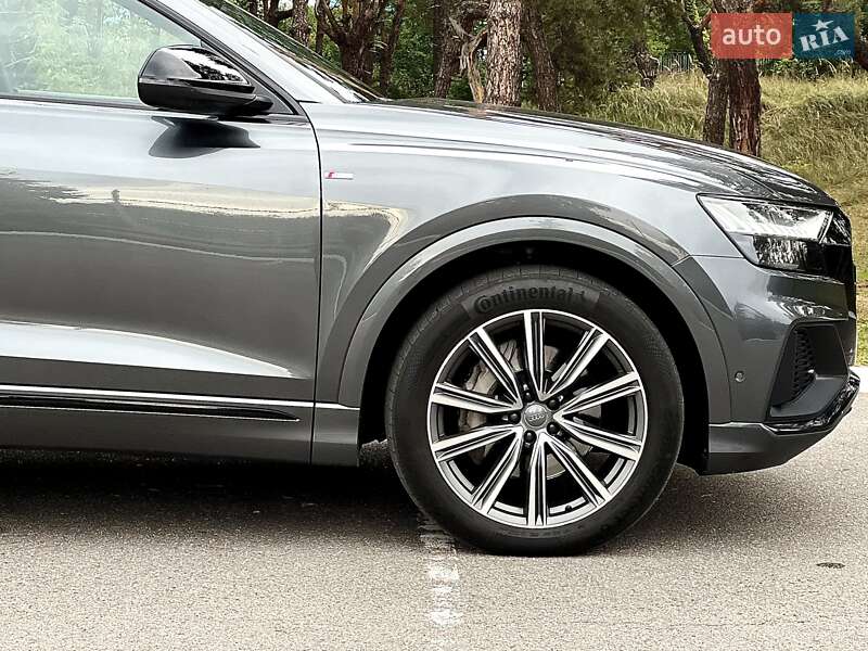 Позашляховик / Кросовер Audi Q8 2019 в Києві