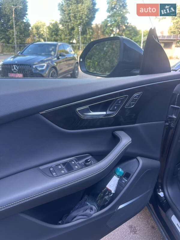 Внедорожник / Кроссовер Audi Q8 2022 в Киеве