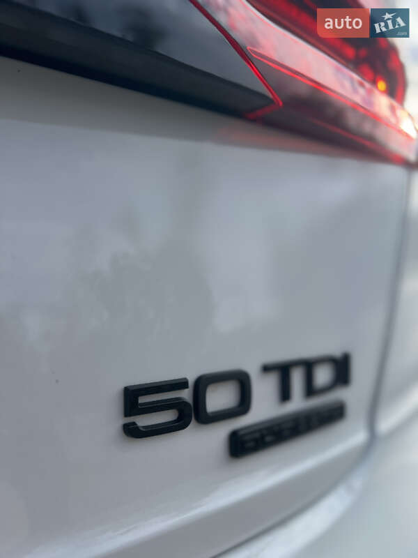 Внедорожник / Кроссовер Audi Q8 2021 в Измаиле