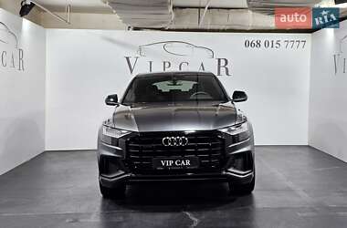 Позашляховик / Кросовер Audi Q8 2018 в 