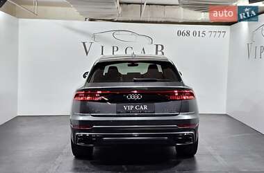 Позашляховик / Кросовер Audi Q8 2018 в 