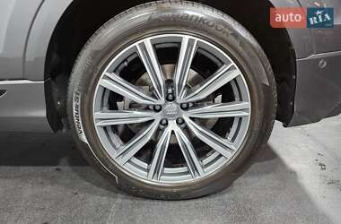Позашляховик / Кросовер Audi Q8 2018 в 