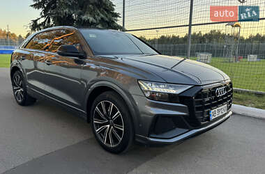 Позашляховик / Кросовер Audi Q8 2021 в 