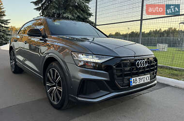 Позашляховик / Кросовер Audi Q8 2021 в 