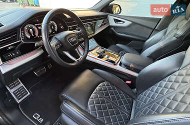 Позашляховик / Кросовер Audi Q8 2021 в 