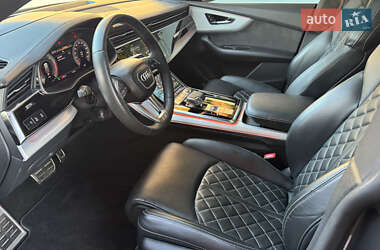 Позашляховик / Кросовер Audi Q8 2021 в 