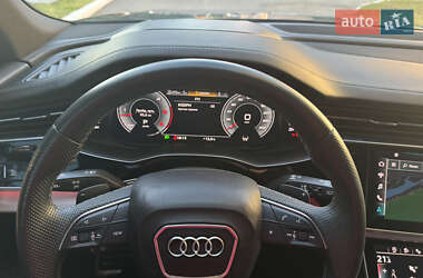Позашляховик / Кросовер Audi Q8 2021 в 