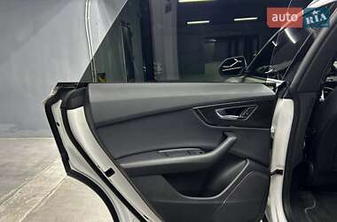 Внедорожник / Кроссовер Audi Q8 2018 в 