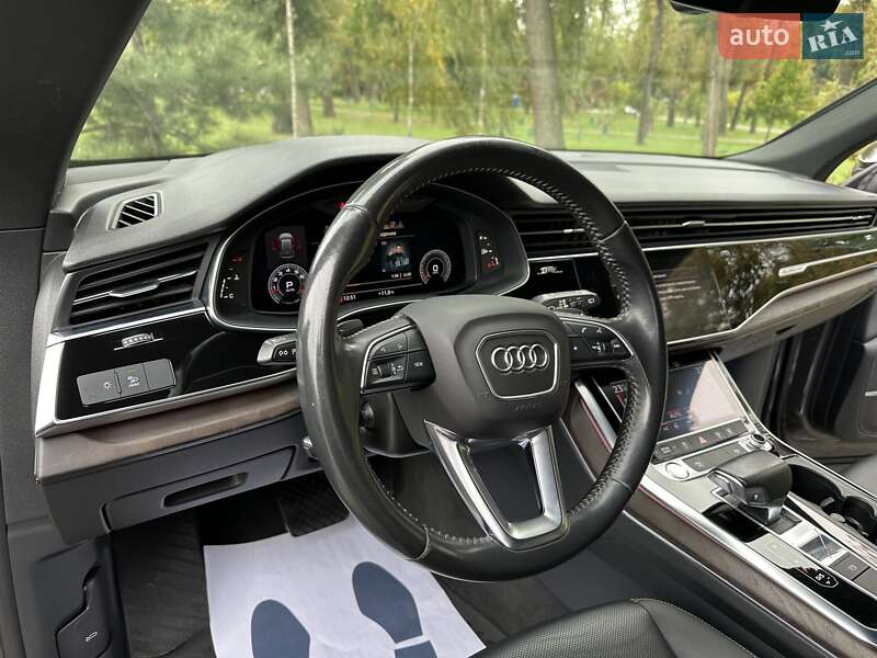 Внедорожник / Кроссовер Audi Q8 2019 в Киеве