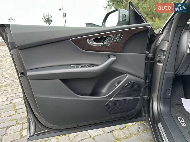 Внедорожник / Кроссовер Audi Q8 2019 в Киеве