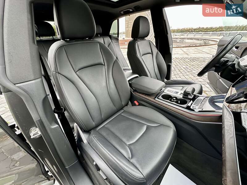 Внедорожник / Кроссовер Audi Q8 2019 в Киеве