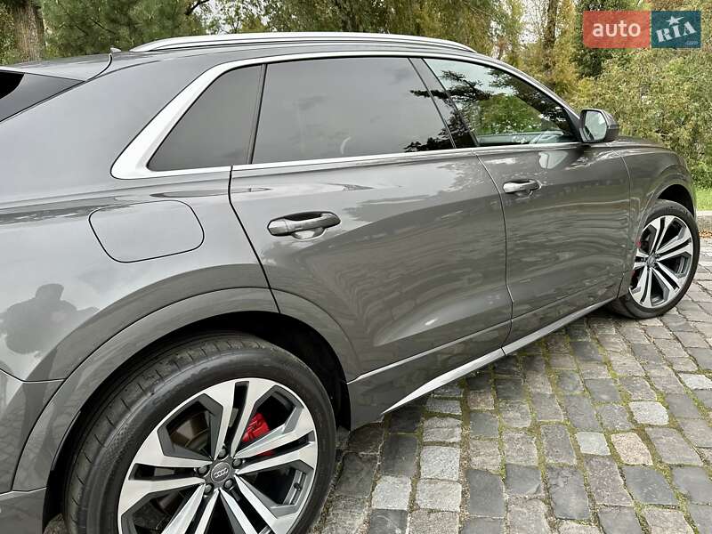 Внедорожник / Кроссовер Audi Q8 2019 в Киеве