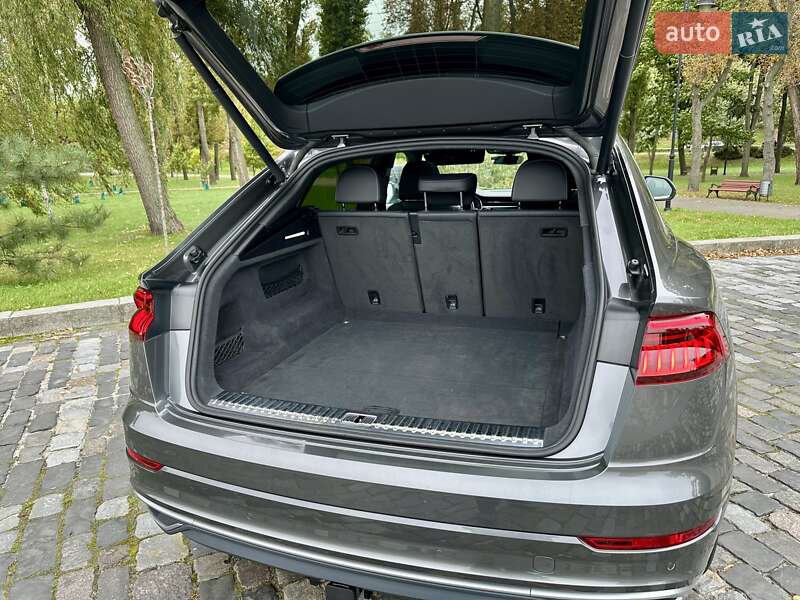 Внедорожник / Кроссовер Audi Q8 2019 в Киеве