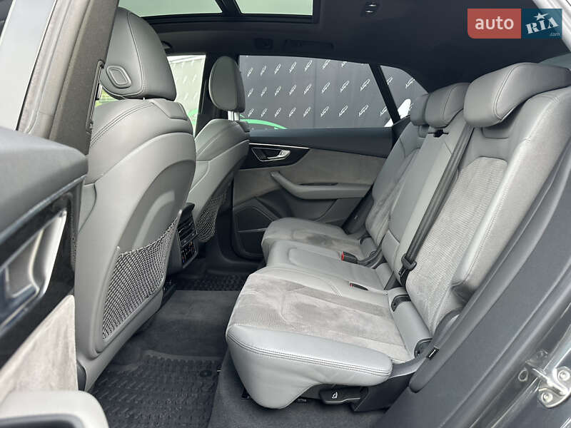 Внедорожник / Кроссовер Audi Q8 2018 в Киеве