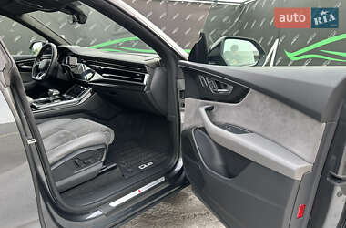 Внедорожник / Кроссовер Audi Q8 2018 в 