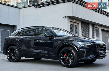 Позашляховик / Кросовер Audi Q8 2019 в 