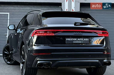 Позашляховик / Кросовер Audi Q8 2019 в 