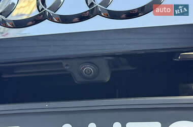 Позашляховик / Кросовер Audi Q8 2019 в 